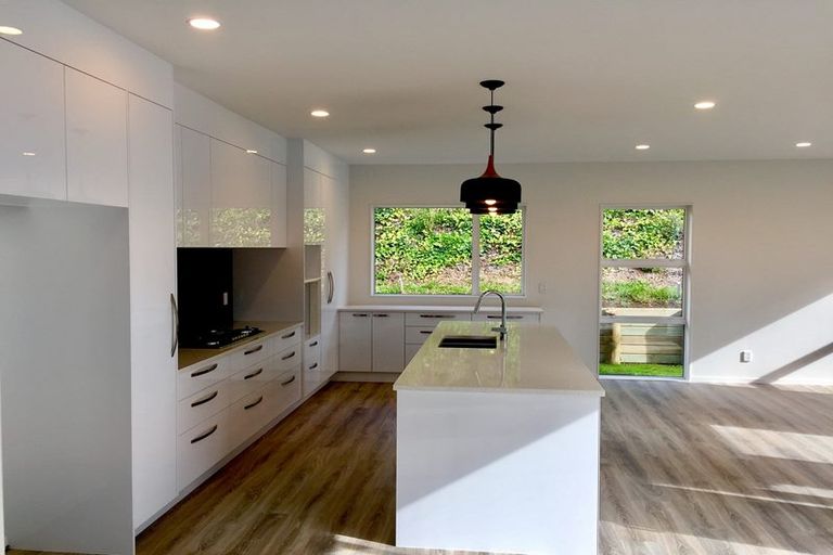 Photo of property in 6 Pheasant Close, Stanmore Bay, Whangaparaoa, 0932