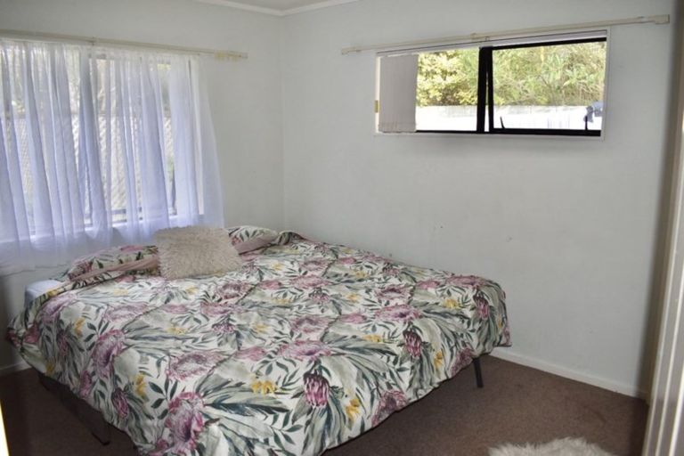 Photo of property in 12 Renata Road, Otaki, 5512