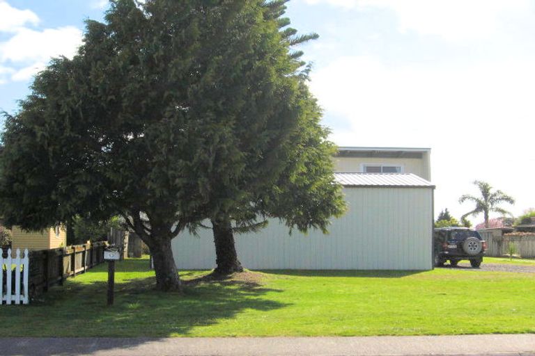 Photo of property in 13 Lee Street, Whitianga, 3510