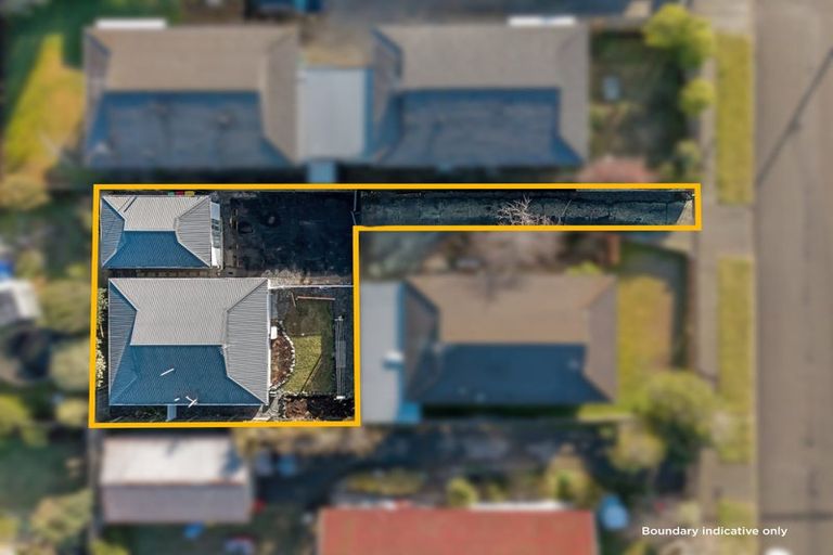 Photo of property in 2/58 Inwoods Road, Parklands, Christchurch, 8083