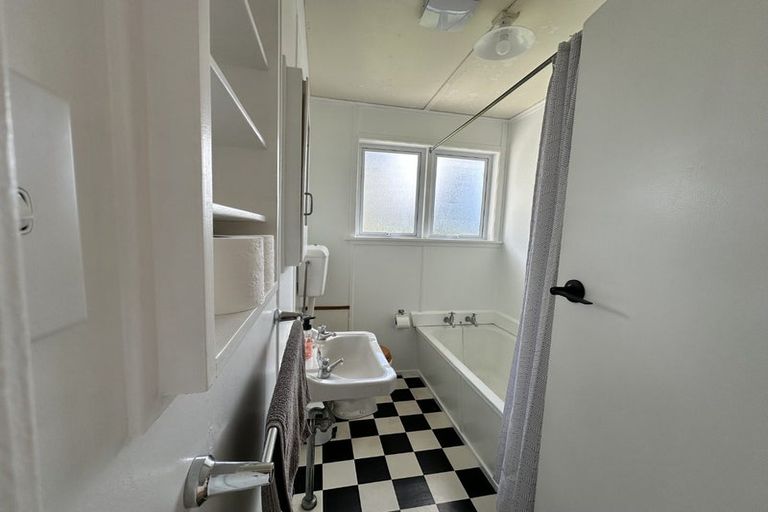 Photo of property in 132 Triangle Road, Massey, Auckland, 0614