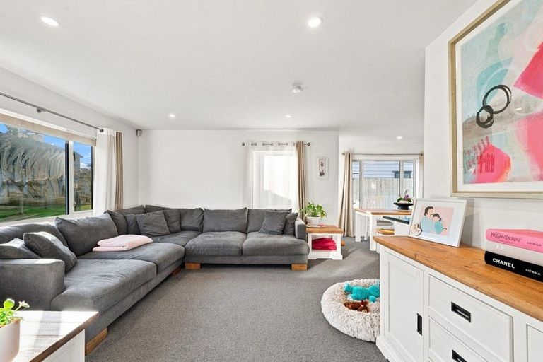 Photo of property in 5 Treestump Road, Takanini, 2112