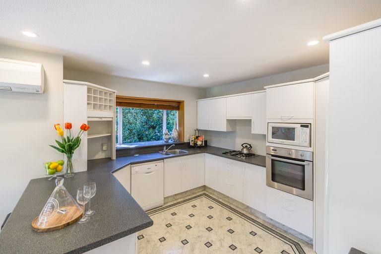 Photo of property in 376a Memorial Avenue, Burnside, Christchurch, 8053