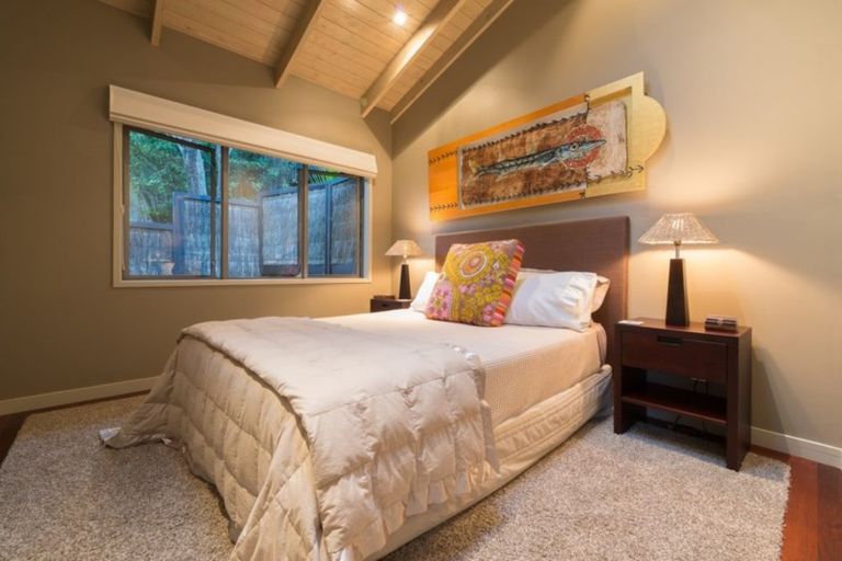 Photo of property in 14a Kaha Place, Russell, 0272