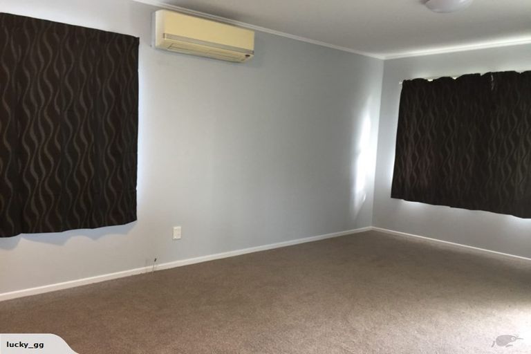 Photo of property in 2/46 Raglan Street, Mangere East, Auckland, 2024