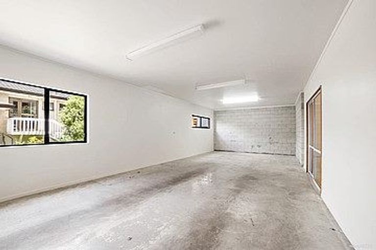 Photo of property in 68 Redwing Street, Browns Bay, Auckland, 0630
