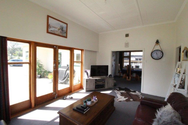Photo of property in 2 Laura Street, Lumsden, 9730