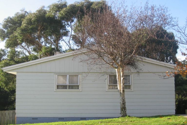 Photo of property in 6 Bellona Place, Cannons Creek, Porirua, 5024