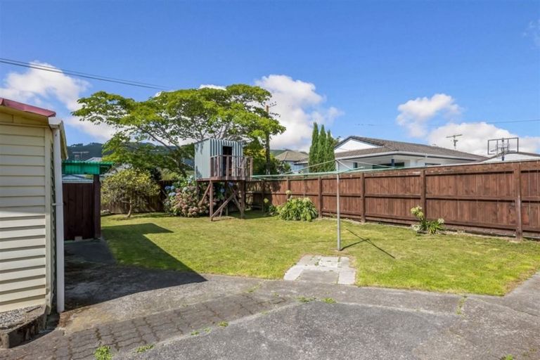 Photo of property in 361 Cambridge Terrace, Naenae, Lower Hutt, 5011