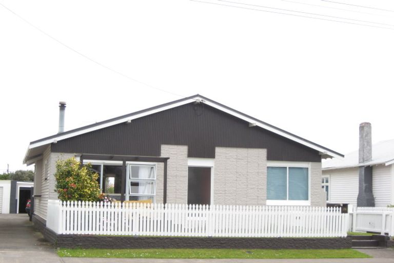 Photo of property in 174 Carrington Street, Lower Vogeltown, New Plymouth, 4310