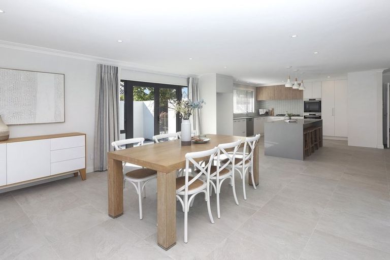 Photo of property in 16 Makora Street, Fendalton, Christchurch, 8041