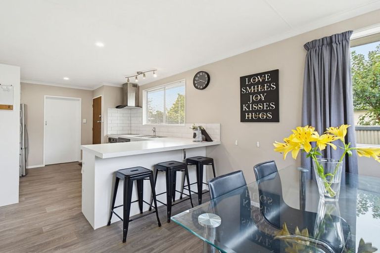 Photo of property in 6 Escort Grove, Awapuni, Palmerston North, 4412