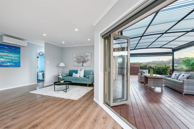 Photo of property in 17 Fleetwood Drive, Henderson, Auckland, 0612