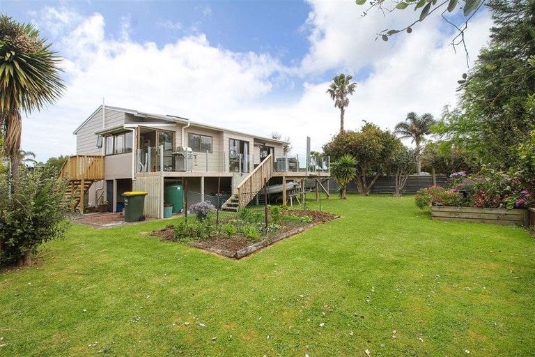 Photo of property in 29 Taihiki Road, Clarks Beach, 2122