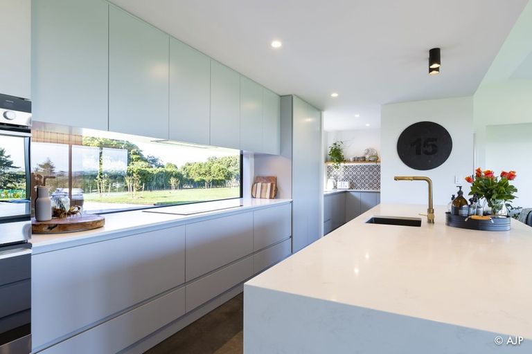 Photo of property in 15 Kotuku Road, Waiuku, 2682