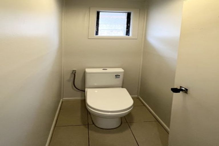 Photo of property in 44 Wilsher Crescent, Henderson, Auckland, 0612