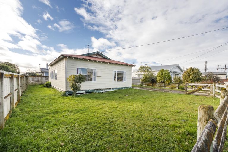 Photo of property in 28 Cambridge Street, Milson, Palmerston North, 4414