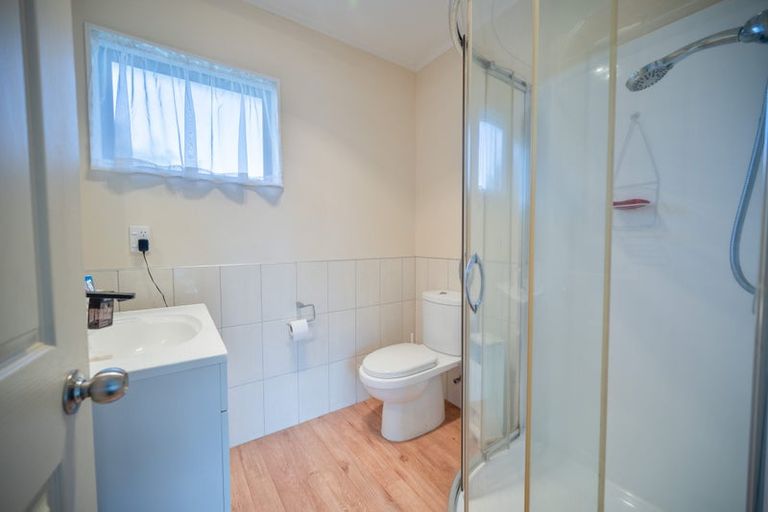 Photo of property in 64a Clevedon Road, Papakura, 2110