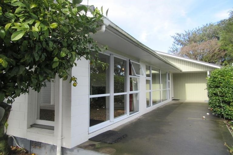 Photo of property in 33 Powell Crescent, Ilam, Christchurch, 8041