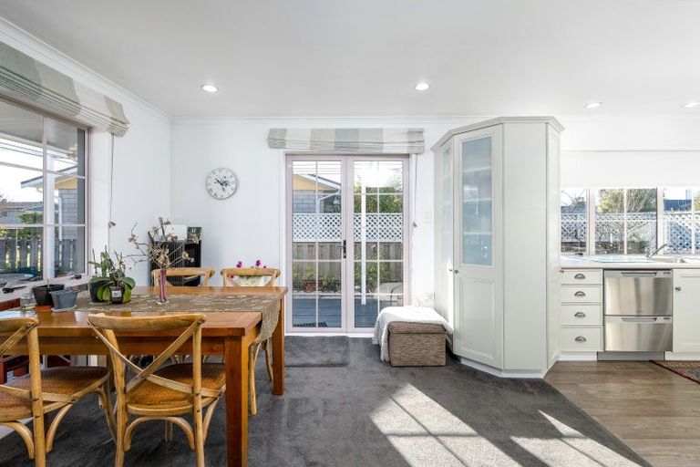 Photo of property in 17 Churchill Place, Waimate, 7924