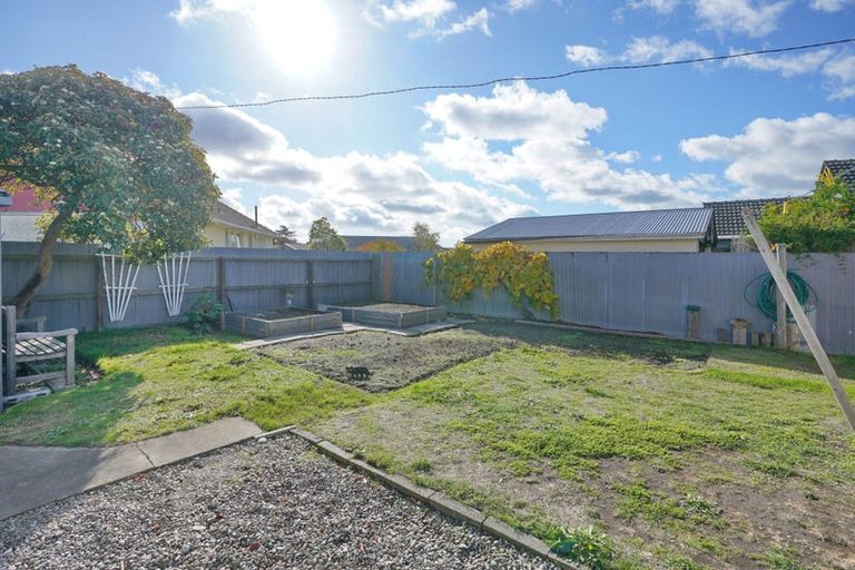 Photo of property in 17 Ontario Place, Wainoni, Christchurch, 8061