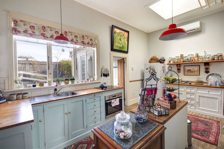 Photo of property in 43 Hawthorn Avenue, Mornington, Dunedin, 9011