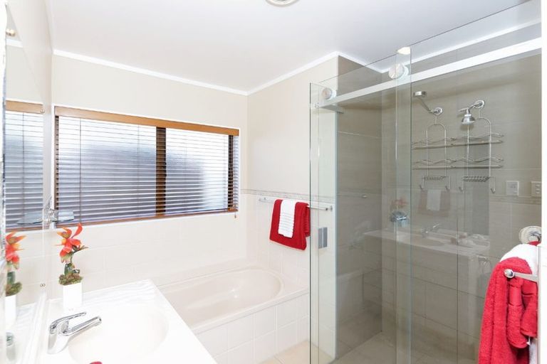 Photo of property in 2/36 Golfland Drive, Golflands, Auckland, 2013