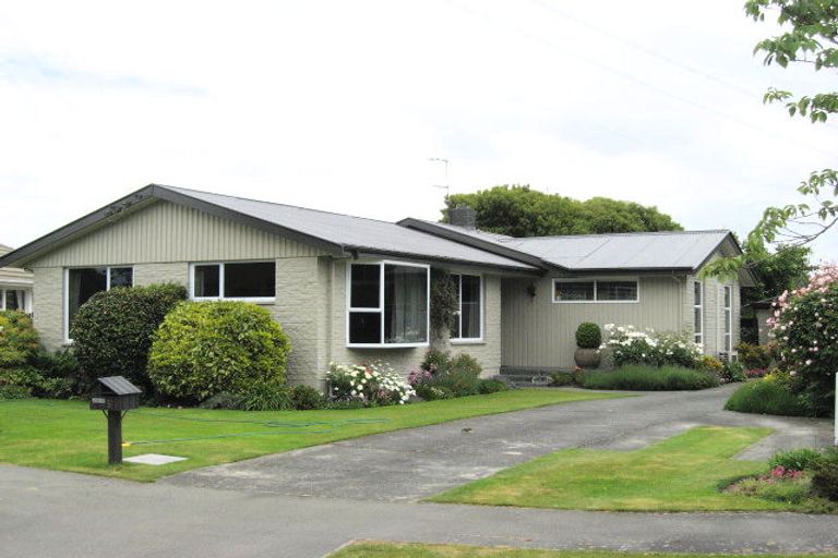 Photo of property in 5 Bendale Place, Avonhead, Christchurch, 8042