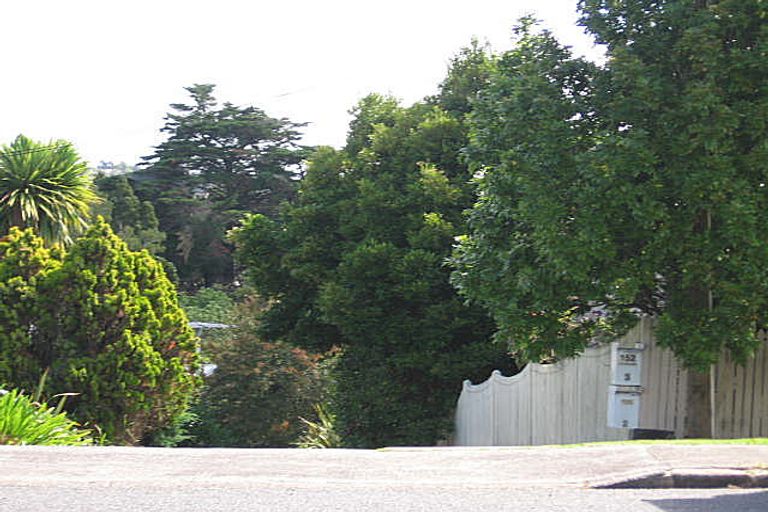 Photo of property in 1/152 Glenfield Road, Birkenhead, Auckland, 0626