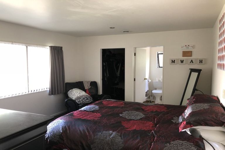 Photo of property in 30 Ronald Woolf Place, Churton Park, Wellington, 6037