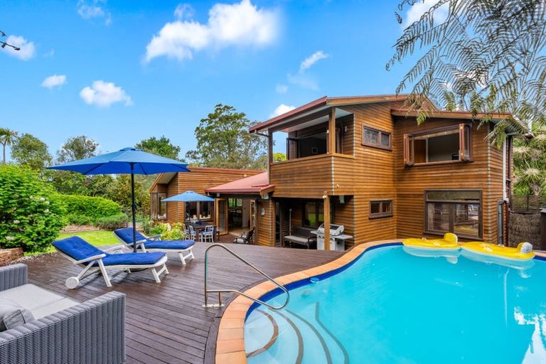 Photo of property in 37 Kiteroa Terrace, Rothesay Bay, Auckland, 0630