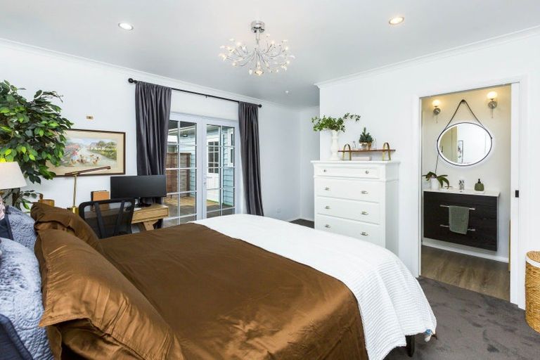 Photo of property in 61 Oregon Drive, Maoribank, Upper Hutt, 5018