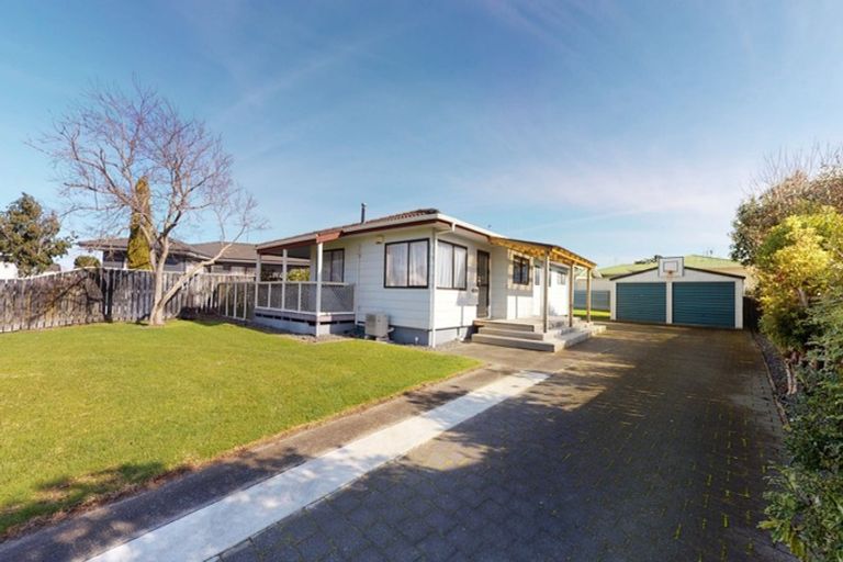 Photo of property in 14 Sheffield Place, Springvale, Whanganui, 4501