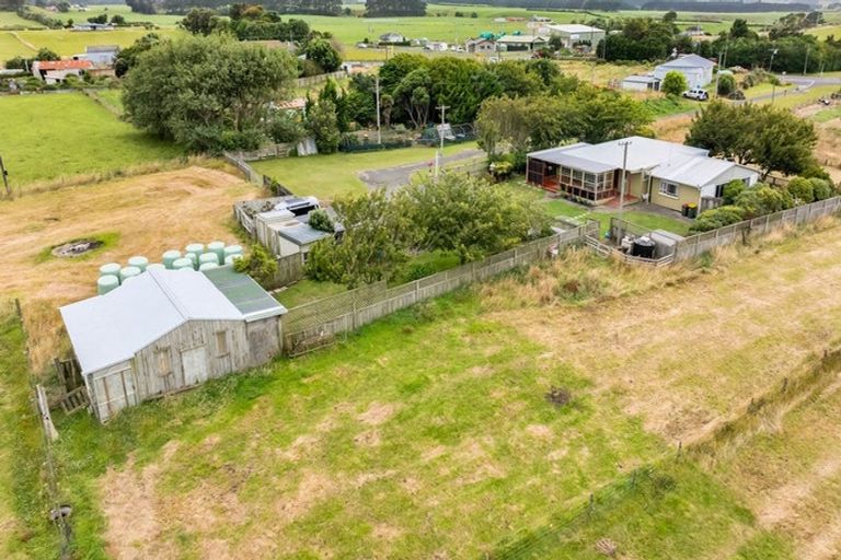 Photo of property in 15 Gilbert Street, Kakaramea, Patea, 4598