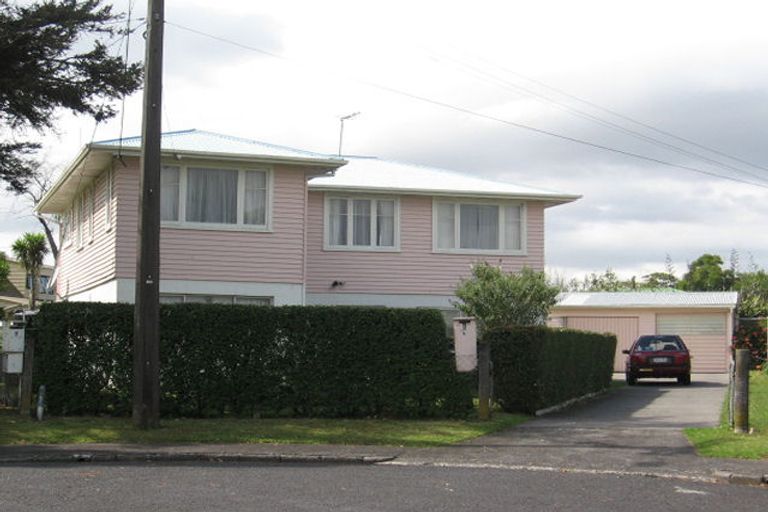 Photo of property in 5 Hurley Place, Kelston, Auckland, 0602