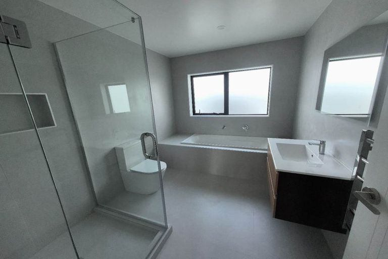 Photo of property in 29a West Harbour Drive, West Harbour, Auckland, 0618