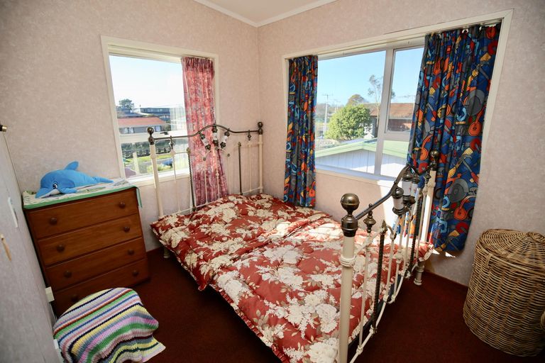 Photo of property in 27 English Street, St Andrews, Hamilton, 3200