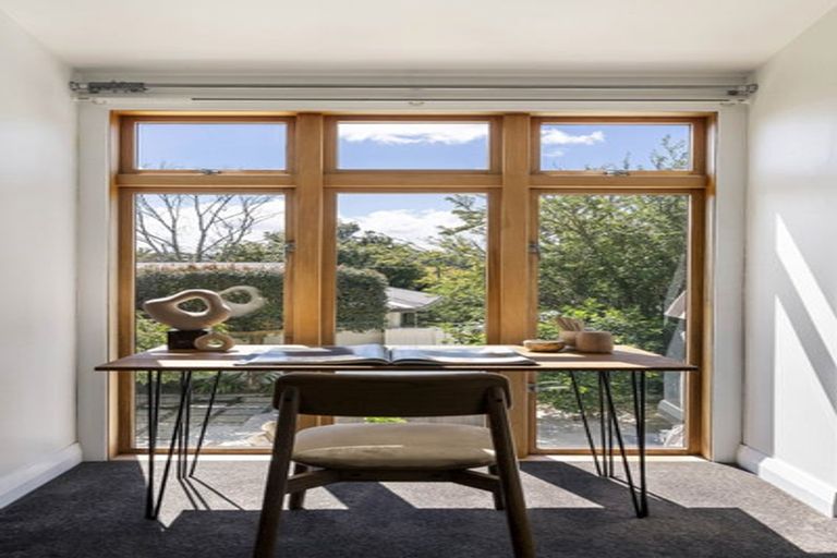 Photo of property in 32 Clarence Road, Northcote Point, Auckland, 0627