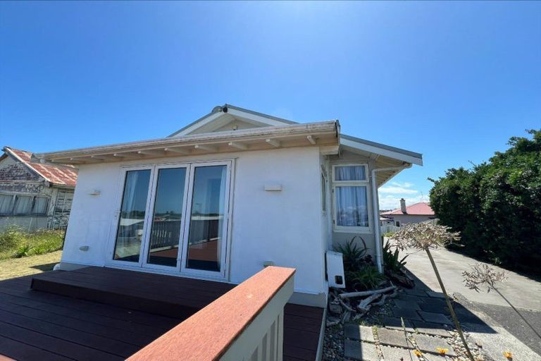 Photo of property in 33 Rangiora Street, Castlecliff, Whanganui, 4501