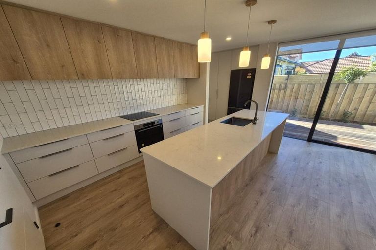 Photo of property in 233 Geraldine Street, Edgeware, Christchurch, 8013