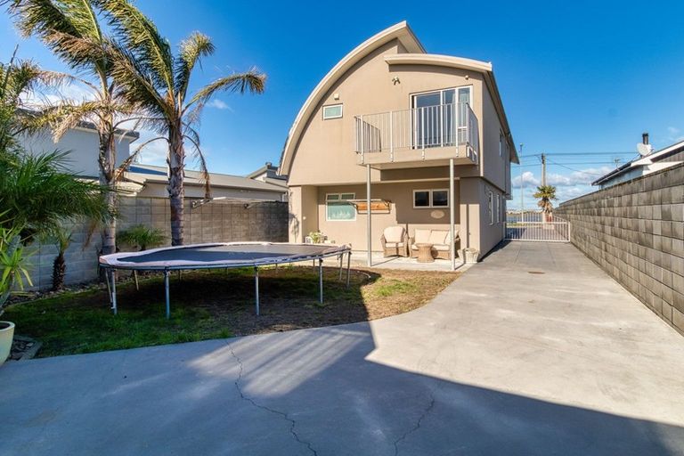 Photo of property in 23 Meeanee Quay, Westshore, Napier, 4110