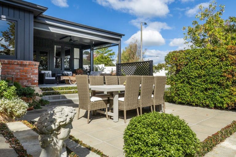 Photo of property in 2 Greenwood Road, Havelock North, 4130