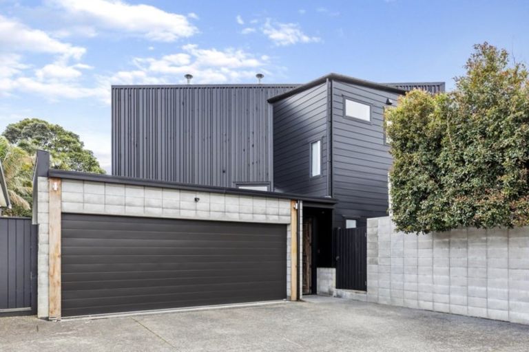 Photo of property in 1g Eversleigh Road, Belmont, Auckland, 0622