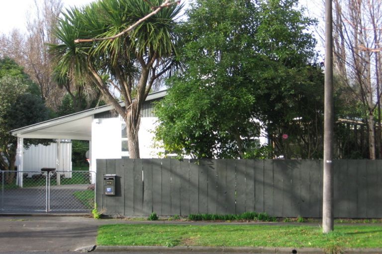 Photo of property in 69 Ruamahanga Crescent, Terrace End, Palmerston North, 4410