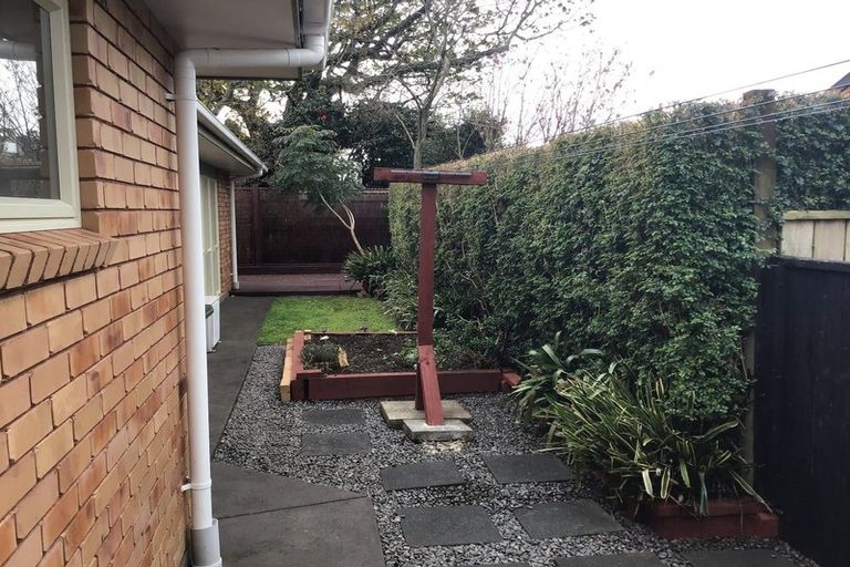 Photo of property in 9a Turehu Street, Merrilands, New Plymouth, 4312