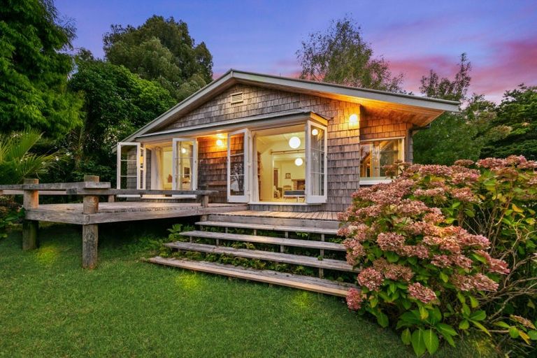 Photo of property in 103 Hinau Road, Waimauku, 0881