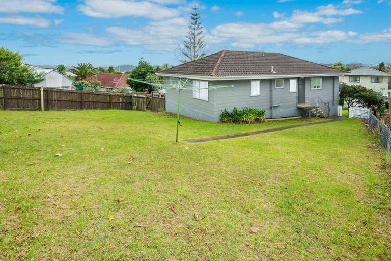 Photo of property in 5 Santiago Crescent, Unsworth Heights, Auckland, 0632