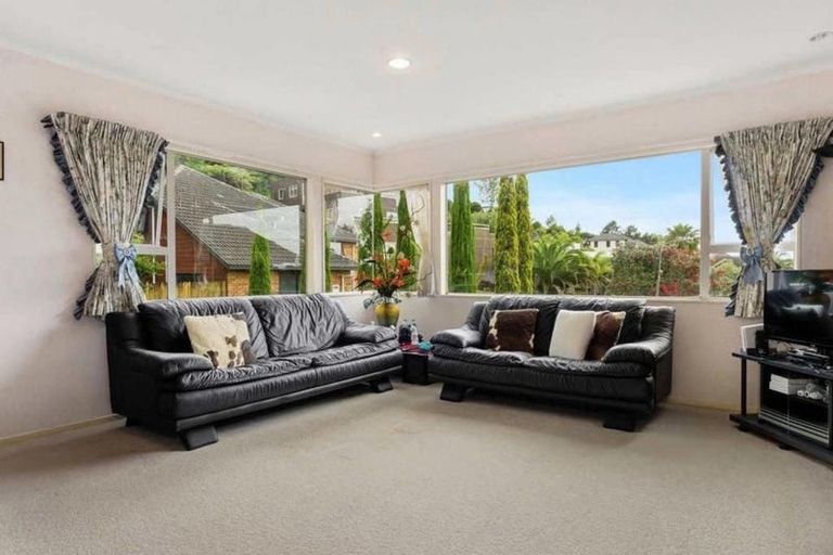 Photo of property in 76 Crestview Place, Browns Bay, Auckland, 0630