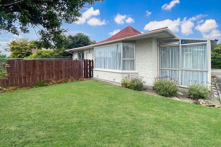 Photo of property in 1/46 Prestons Road, Redwood, Christchurch, 8051