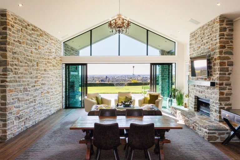 Photo of property in 21 The Strand, Fitzherbert, Palmerston North, 4410